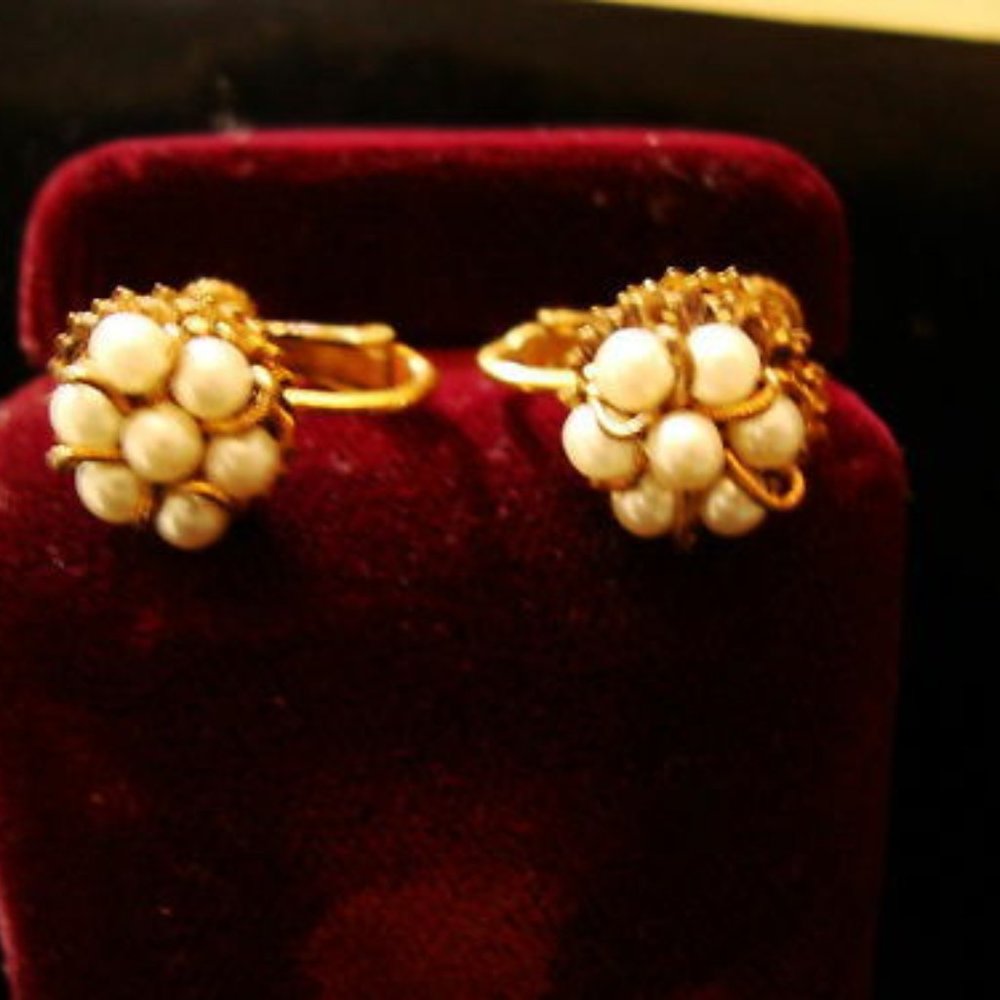 Vintage Signed Miriam Haskell cluster round pearl earrings screw back